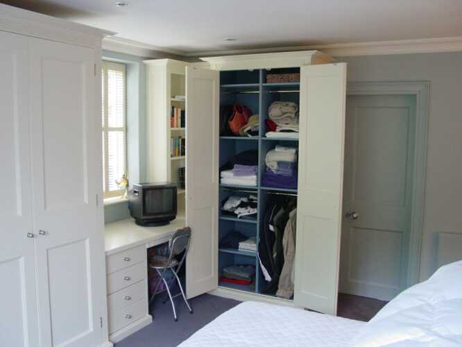 2961LobDeskWardRHSOpen500