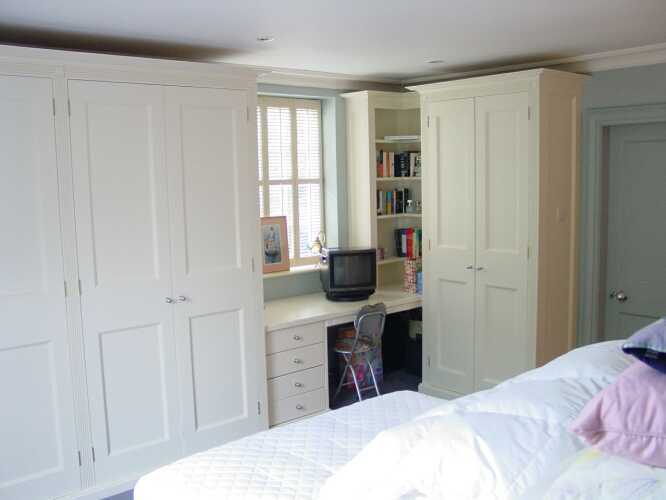 2961LobDeskWardRHS500