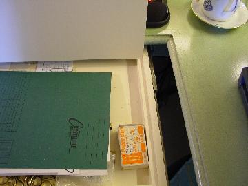 PencilDrTrayLiftedDTail270